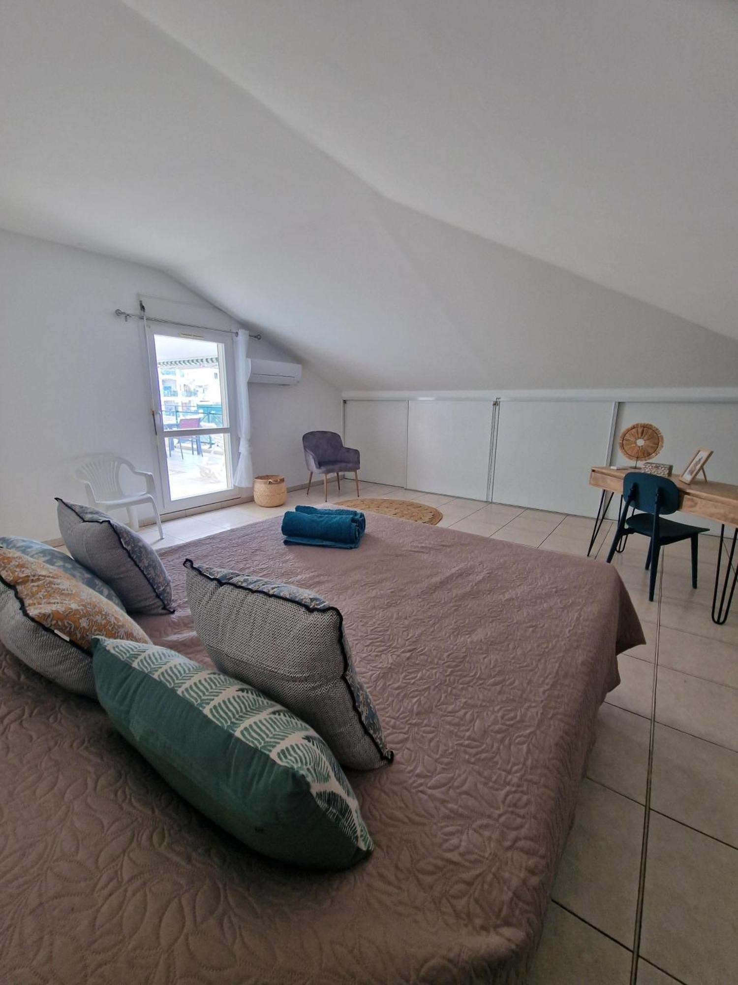 Appartement Villa Sur Le Toit, Vue Mer Saint-Gilles-les-Bains Exterior foto